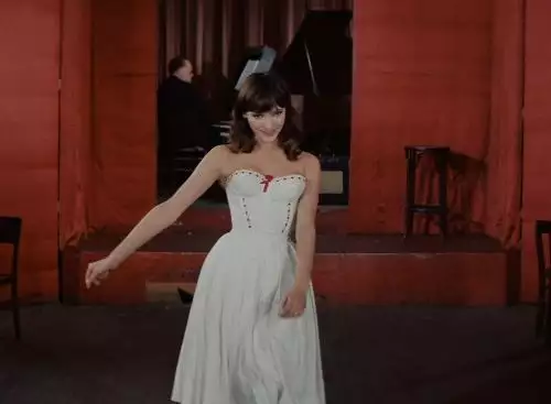 UneFemmeEstUneFemme65thAnniversary_134236705212125913_big-cine_deskt.webp