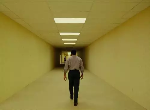 BackroomsEverythingMustGoEdition_134278973362135935_big-cine_deskt.webp